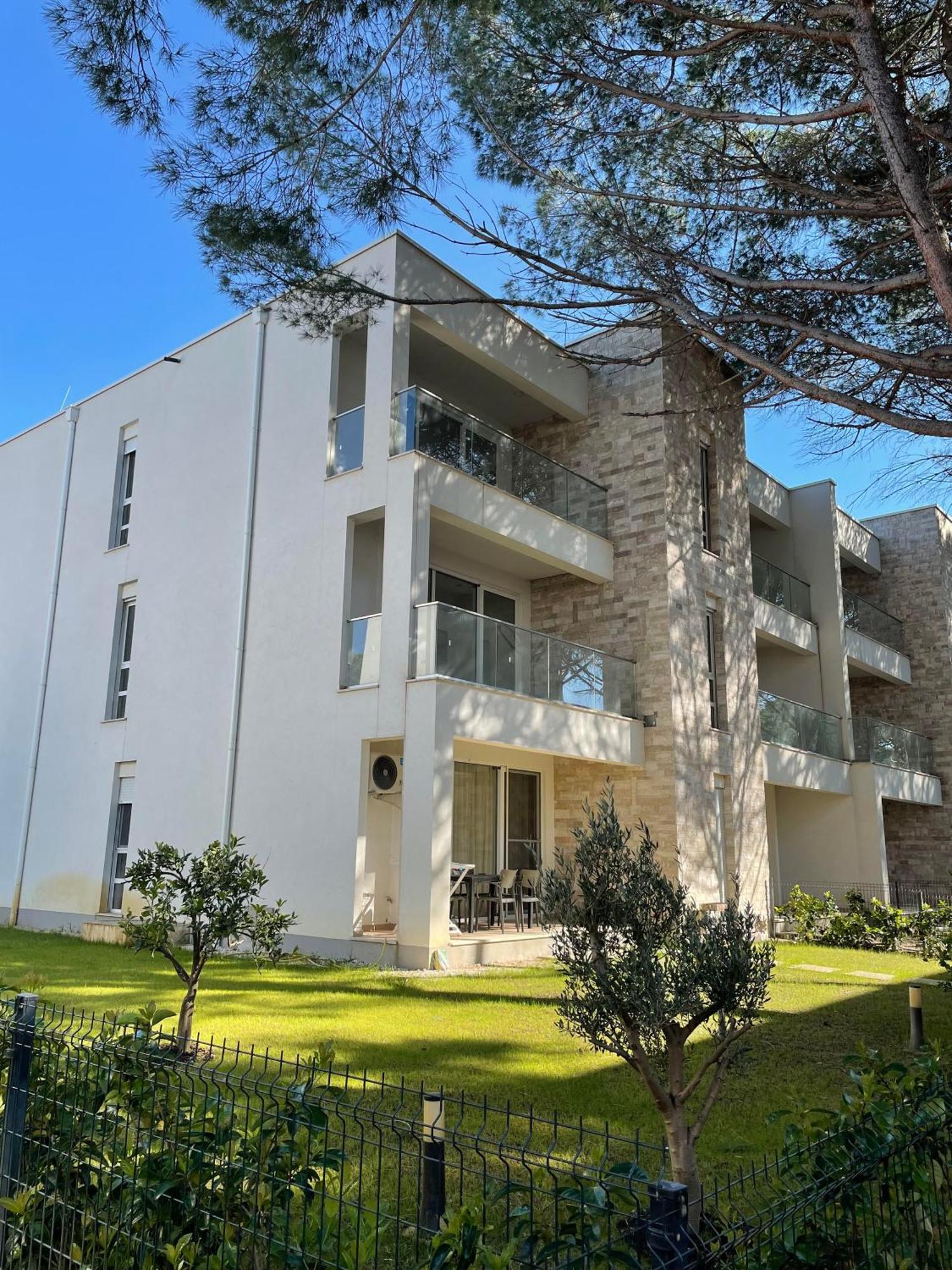 M&E Premium Apartments - San Pietro Durrës Exterior foto